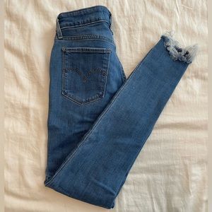 Levi 711 Skinny Size 24